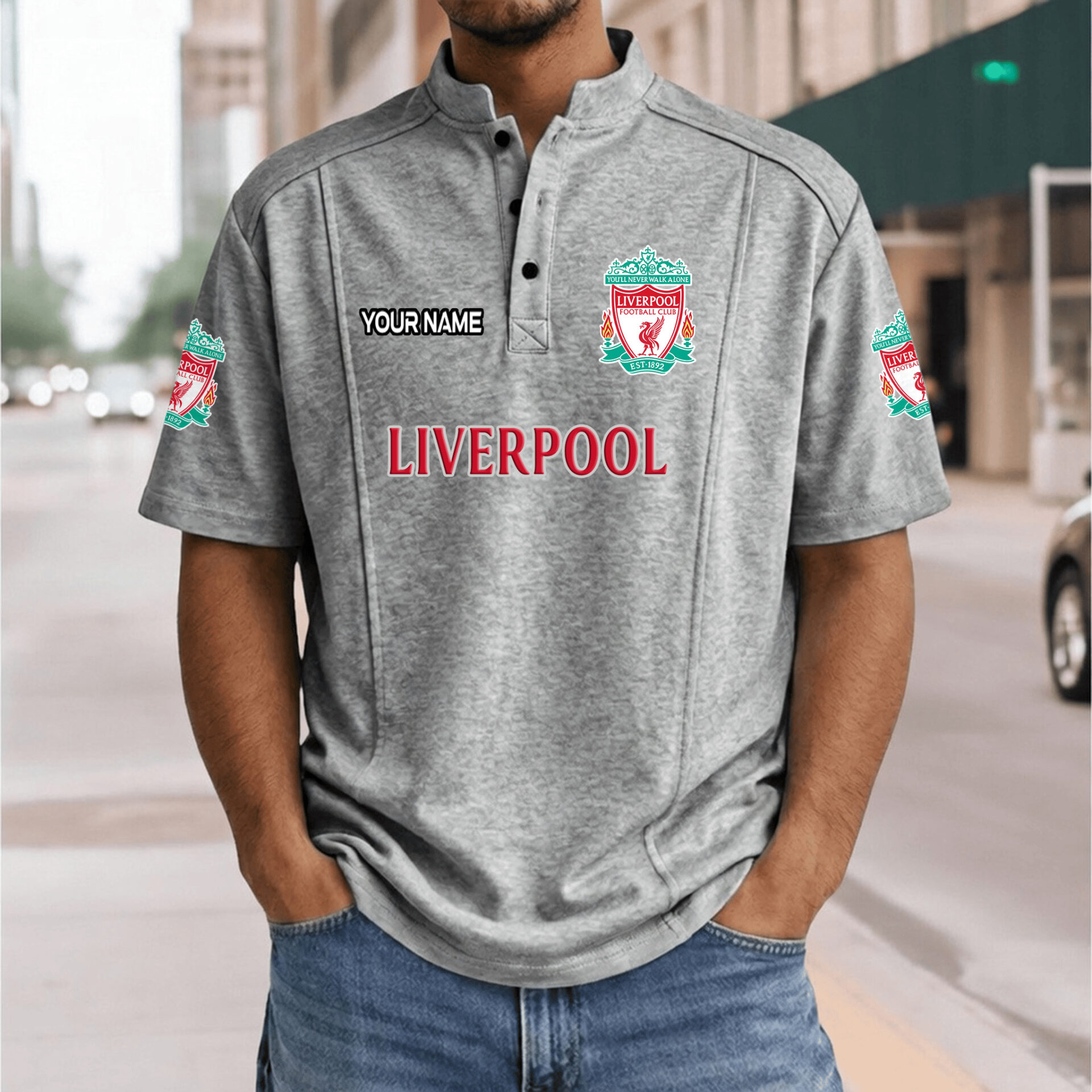 Liverpool FC – Henley Polo Shirt Nieuwe Versie with Your Name Liverpool FC – Henley Polo Shirt Nieuwe Versie with Your Name