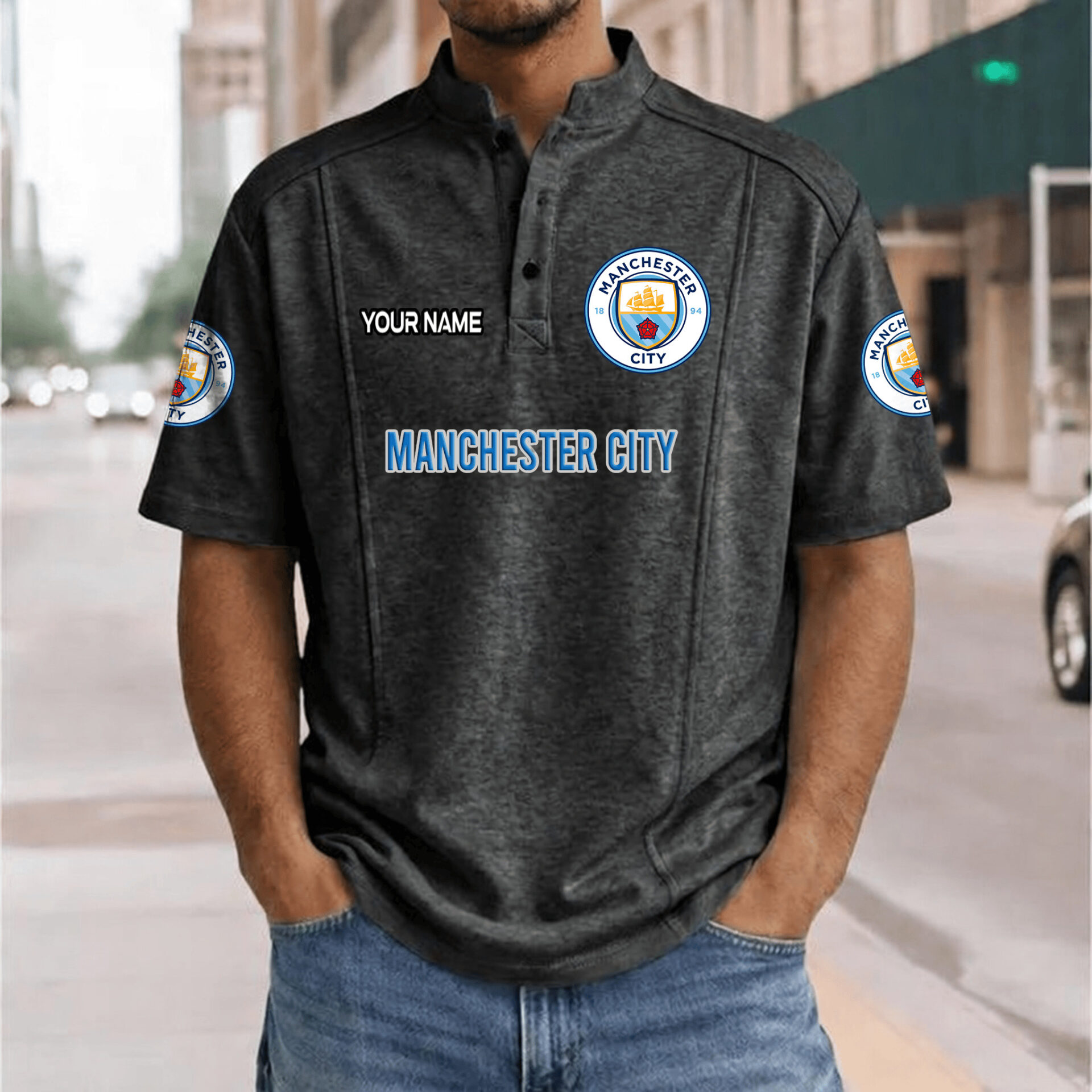 Manchester City – Henley Polo Shirt Nieuwe Versie with Your Name Manchester City – Henley Polo Shirt Nieuwe Versie with Your Name