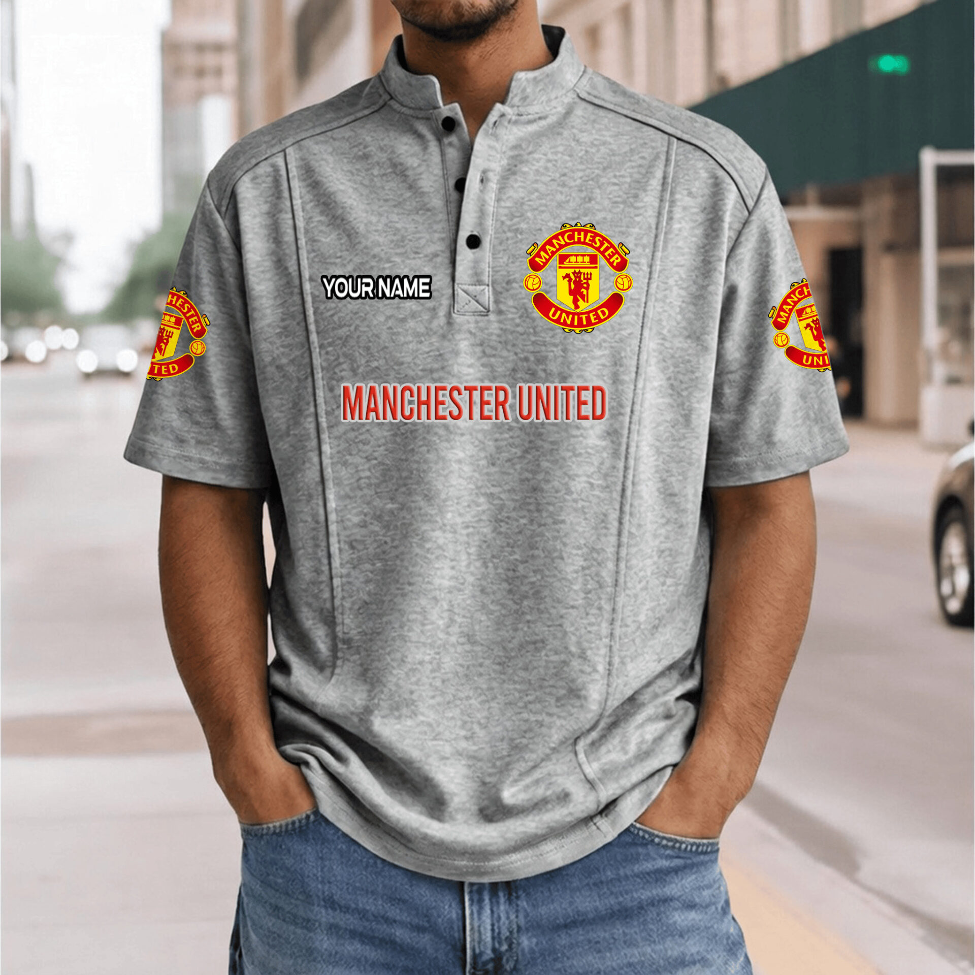 Manchester United – Henley Polo Shirt Nieuwe Versie with Your Name Manchester United – Henley Polo Shirt Nieuwe Versie with Your Name